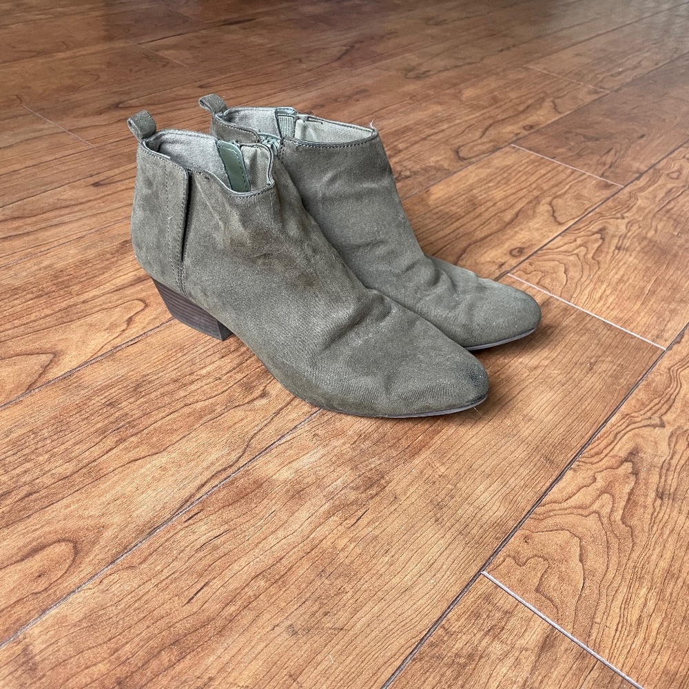 Old Navy Olive Green booties